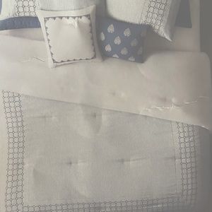 Threshold king size comforter